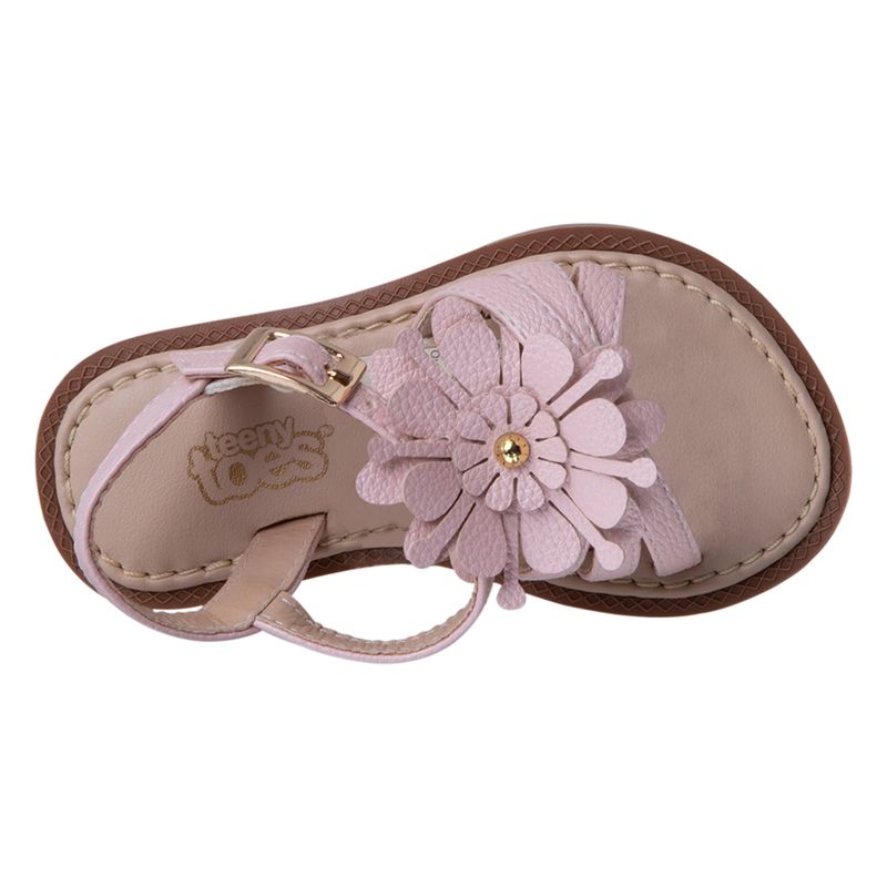 Sandalias-fashion-con-diseño-de-flores-y-tiras-para-niña-pequeña