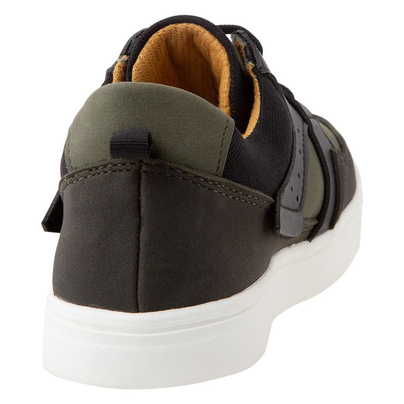 Zapatos-tipo-sneaker-para-niño-pequeño