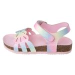 Sandalias-planas-para-niña-pequeña