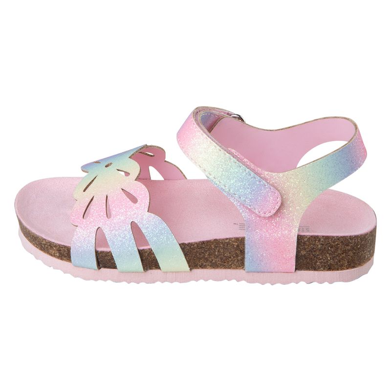 Sandalias-planas-para-niña-pequeña