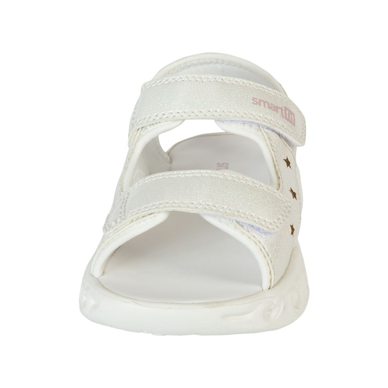 Sandalias-con-diseño-de-corazones-para-niña-pequeña