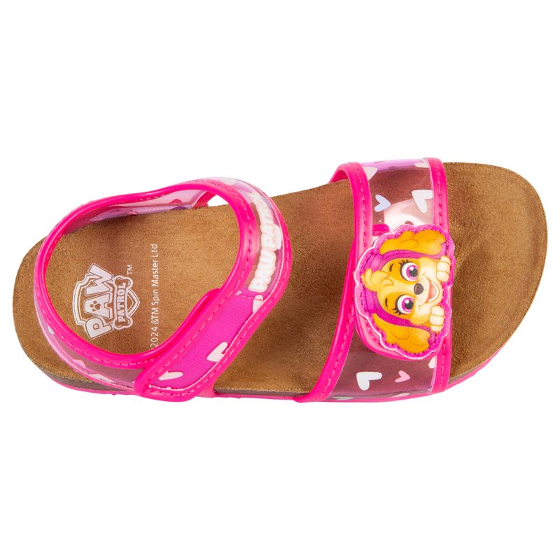 Sandalias-planas-para-niña-pequeña
