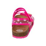 Sandalias-planas-para-niña-pequeña